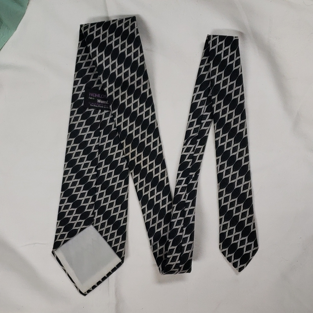 Vintage Wemlon by Wembley Vertical Diamond Patterned Stripes 4" Wide Necktie - Picture 5 of 10